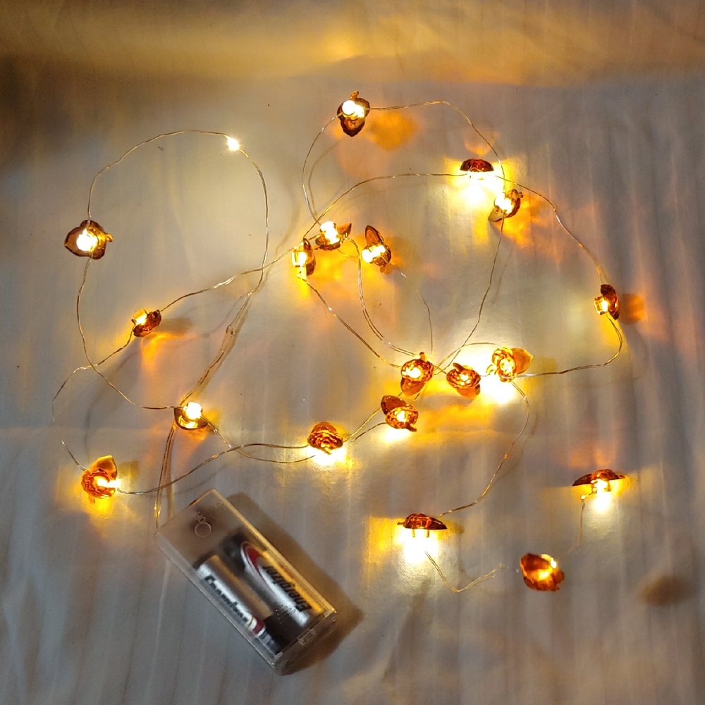 New Festive Acorn String Lights with Warm Glow * Battery Operated